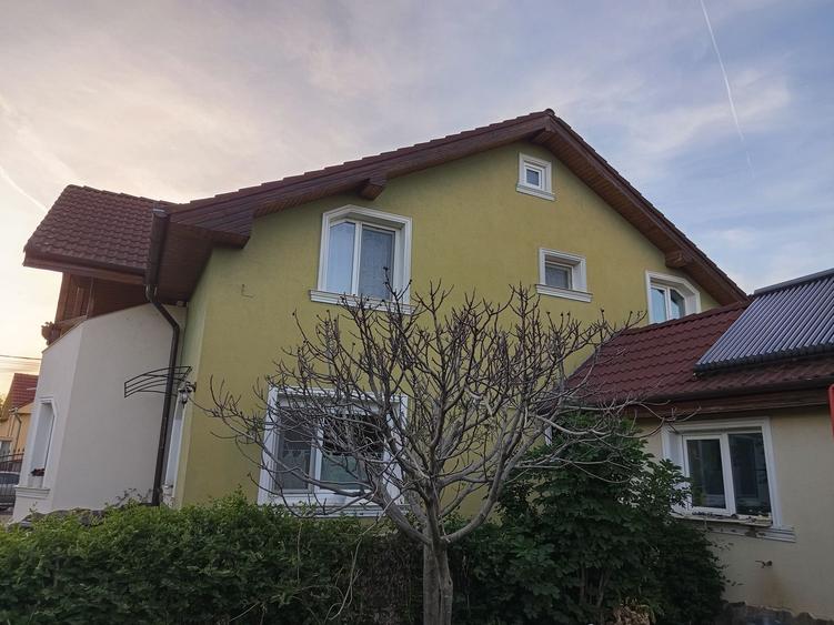 Casă cu 4 camere în Biharia