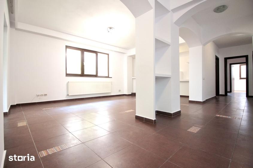 Apartament cu 4 camere decomandat, mobilat în Ghencea