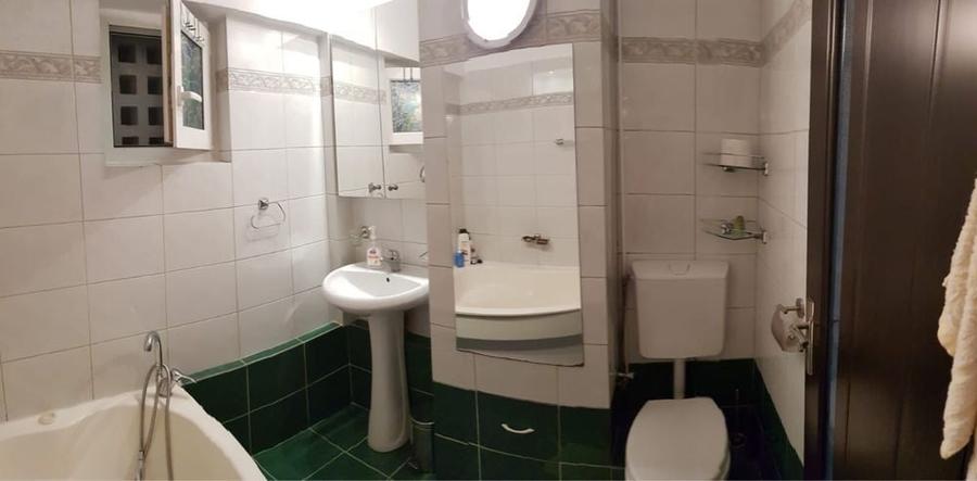 Apartament cu 3 camere decomandat în Tudor