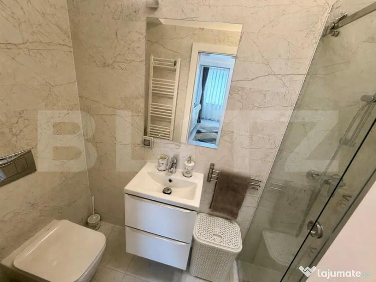 Apartament cu 3 camere decomandat în Calea București