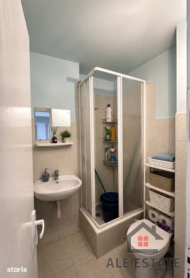 Apartament cu 4 camere decomandat în Central