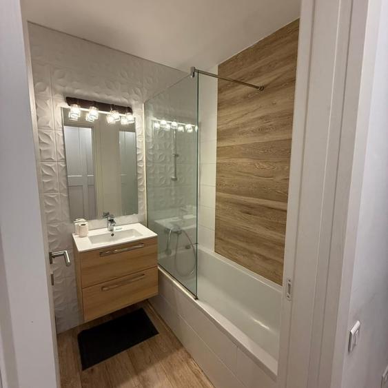 Apartament cu 3 camere decomandat în Banu Manta