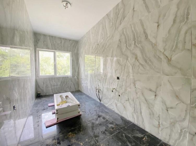 Casă individuală cu 4 camere cu Canalizare în Gruia