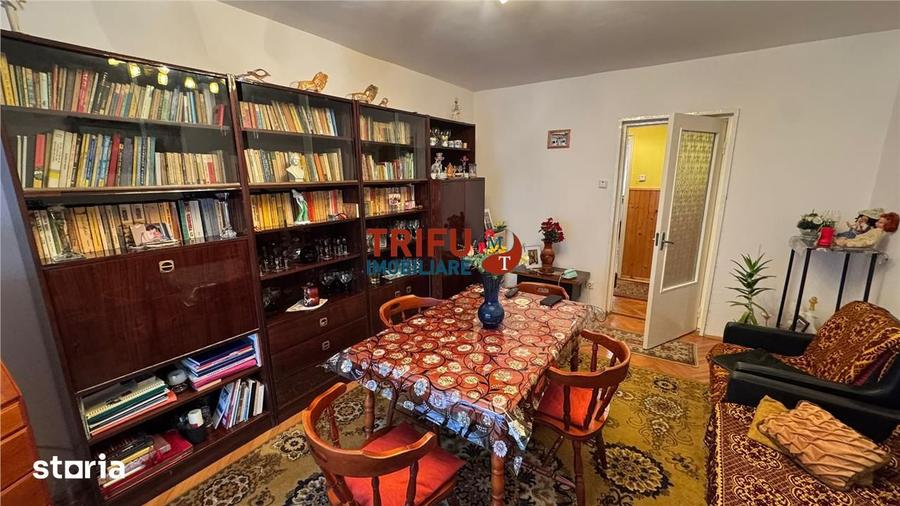 Apartament cu 3 camere semidecomandat în Cetate