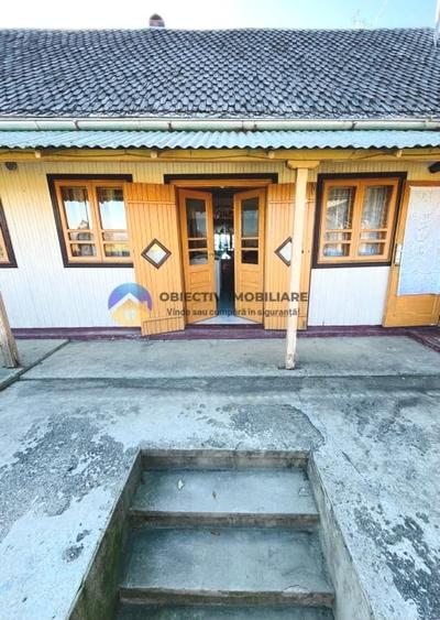 Casă cu 5 camere cu Teren 4262 Mp în Borlești
