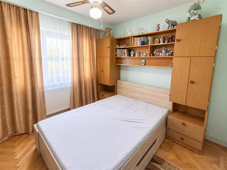 Apartament cu 2 camere decomandat în Valea Aurie
