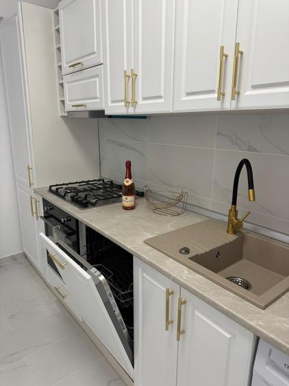 Apartament cu 2 camere decomandat în Podu Roș