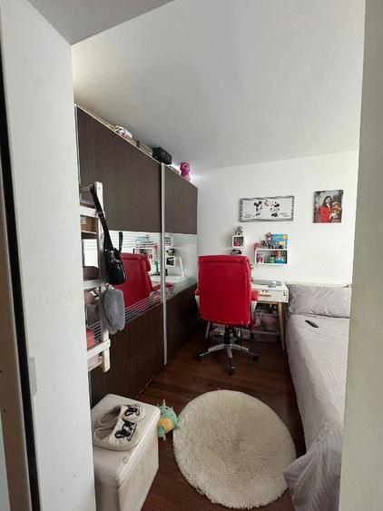 Apartament cu 2 camere semidecomandat, mobilat în Central