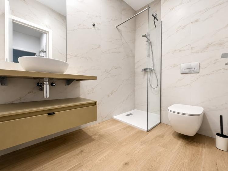 Apartament cu 3 camere, mobilat în Dacia