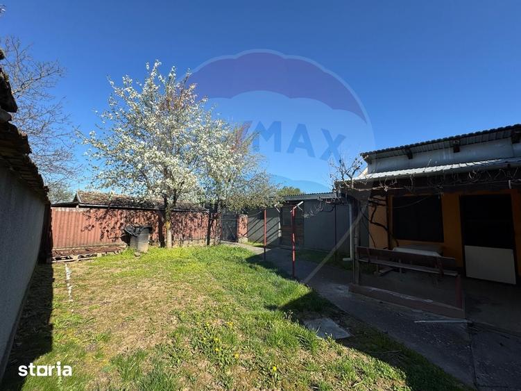 Casă cu 2 camere cu Teren 1172 Mp în Zădăreni