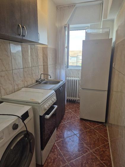 Garsonieră decomandată în Soarelui