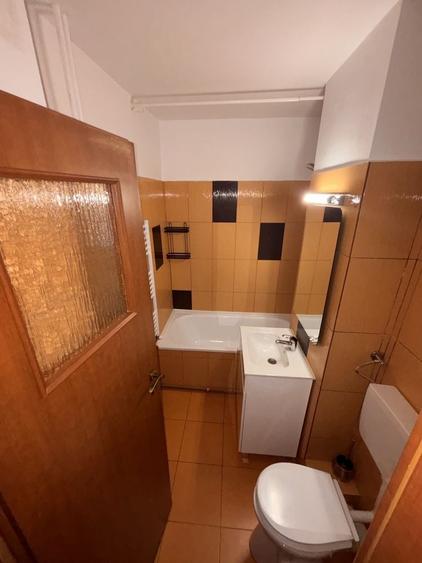 Garsonieră decomandată în UTA