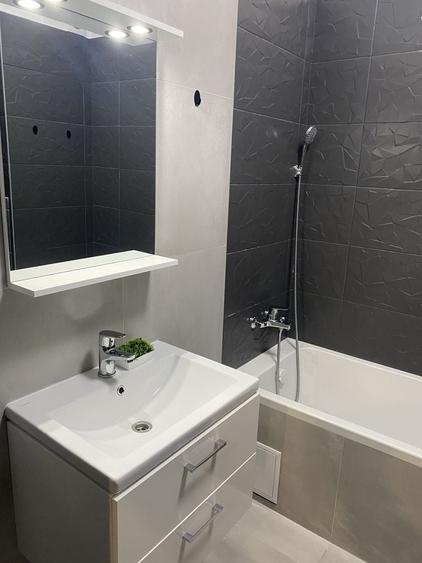 Apartament cu 2 camere decomandat în Metalurgiei