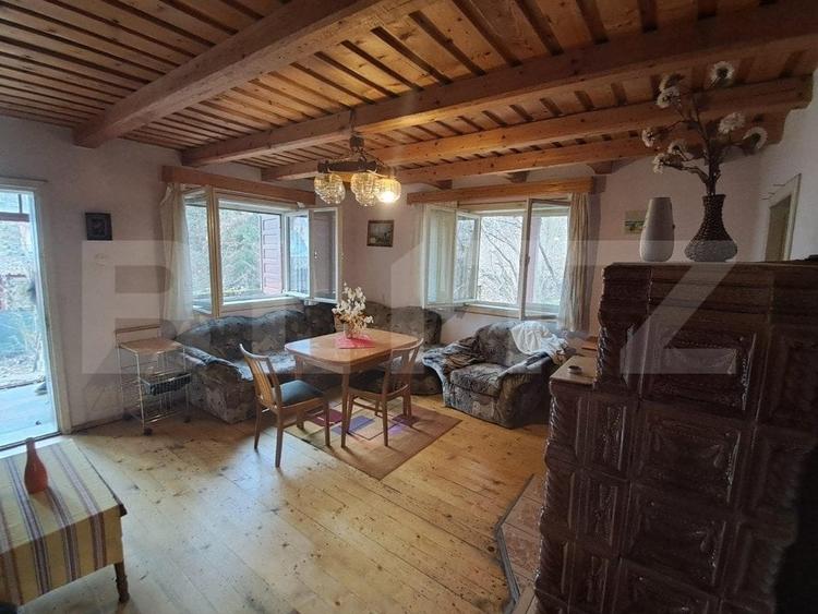 Casă individuală cu 4 camere cu Teren 240 Mp în Central