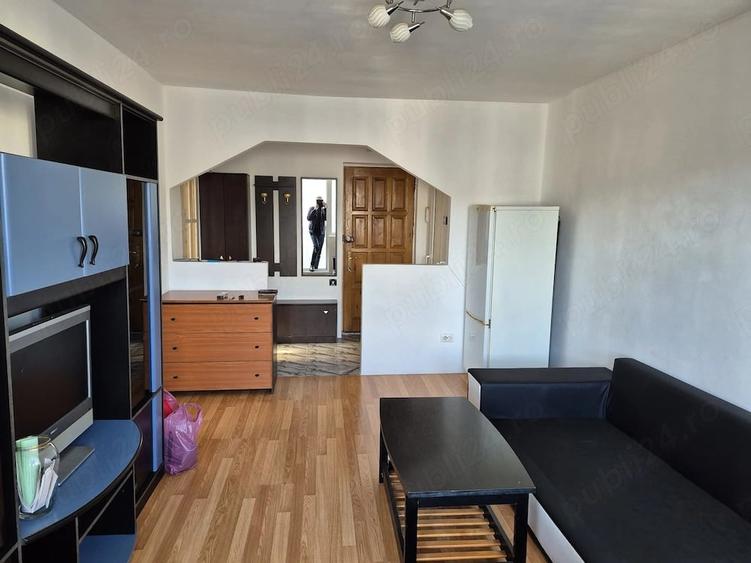 Apartament cu 2 camere semidecomandat în Exterior Vest
