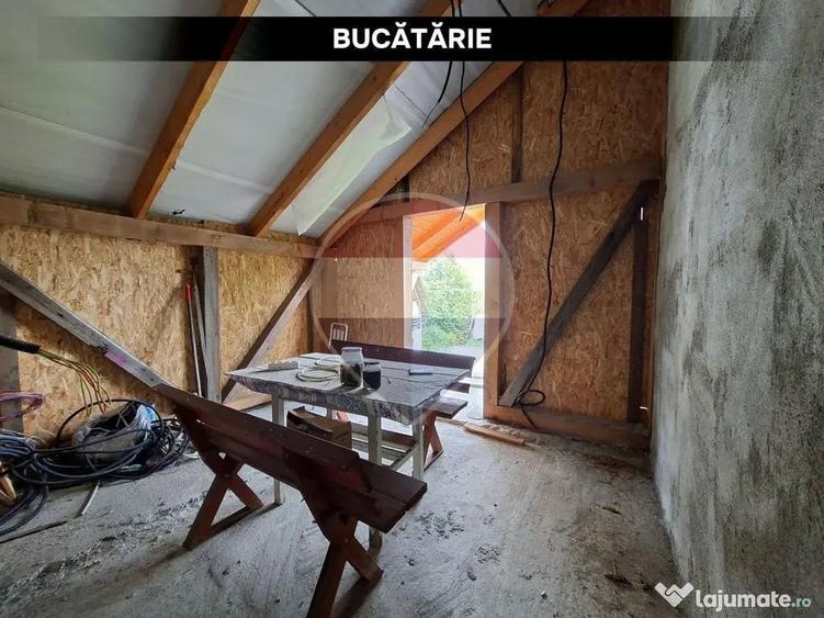 Casă cu 4 camere cu Teren 1000 Mp în Șișești