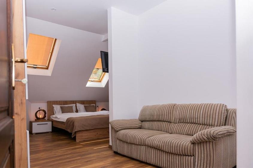Apartament cu 3 camere decomandat în Ultracentral