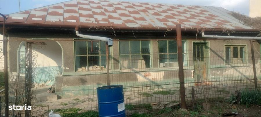 Casă cu 3 camere cu Teren 250 Mp în 23 August (Cațelul)
