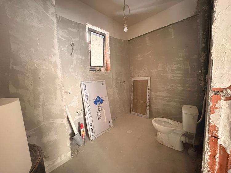Duplex cu 4 camere cu Canalizare în Străulești