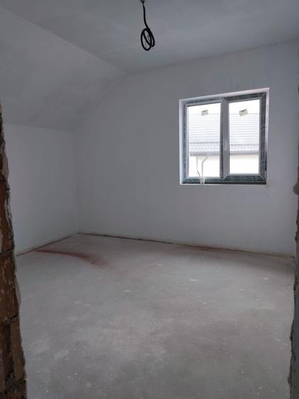 Casă individuală cu 5 camere cu Teren 430 Mp în Săbăreni