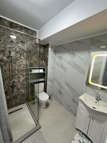 Apartament cu 2 camere decomandat, mobilat în Far
