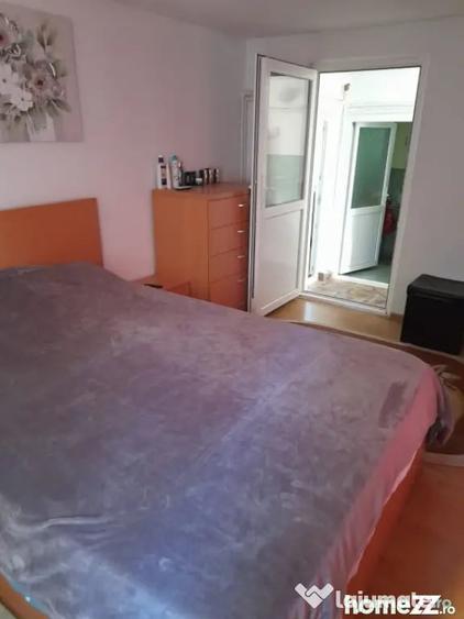 Casă cu 2 camere cu Teren 1800 Mp în Central