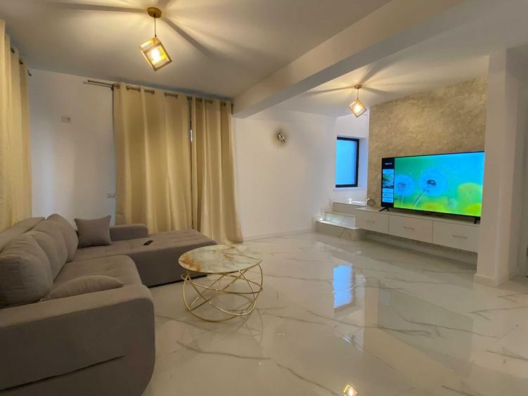 Casă cu 3 camere cu Teren 250 Mp în Central