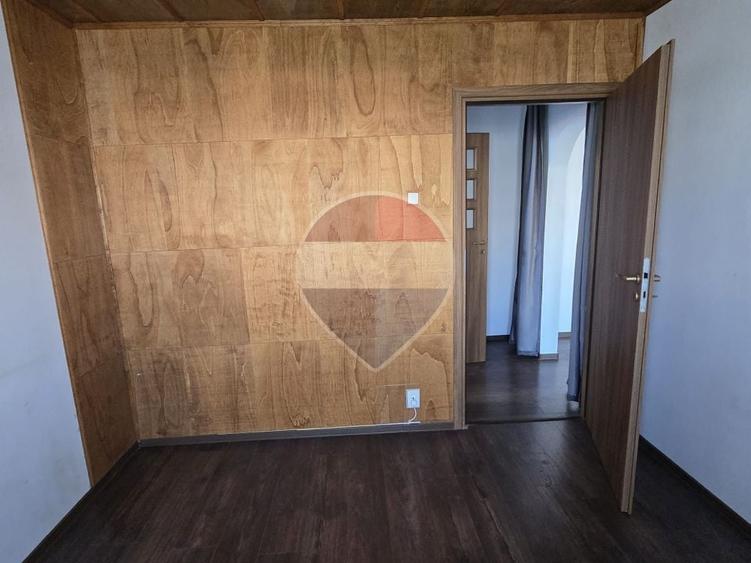 Apartament cu 2 camere semidecomandat, mobilat în Progresul
