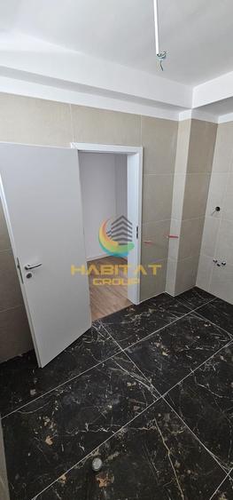 Penthouse cu 4 camere decomandat în Metalurgiei