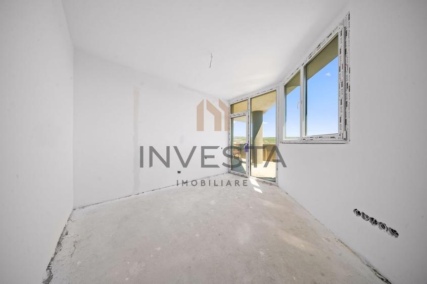 Apartament cu 3 camere semidecomandat în Între Lacuri