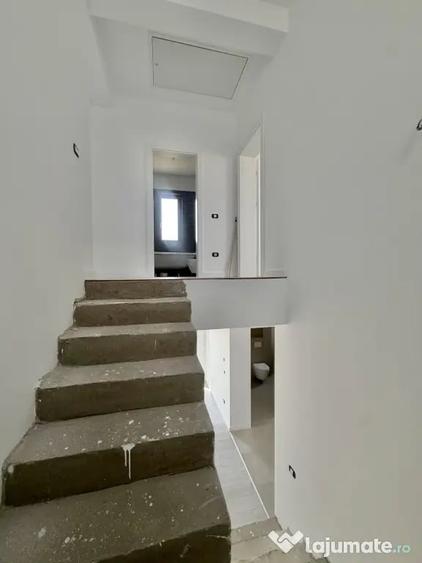 Casă cu 4 camere cu Teren 270 Mp în Giroc