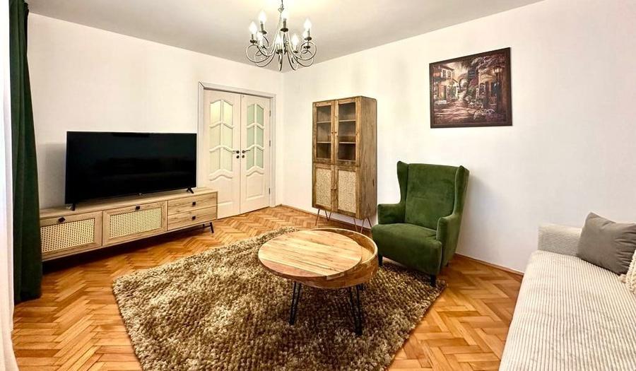 Apartament cu 4 camere decomandat în Gheorgheni