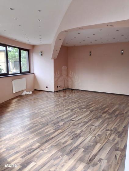Spațiu comercial, de 440 mp, în Ultracentral