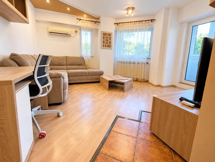 Apartament cu 2 camere decomandat, mobilat în Bucur Obor