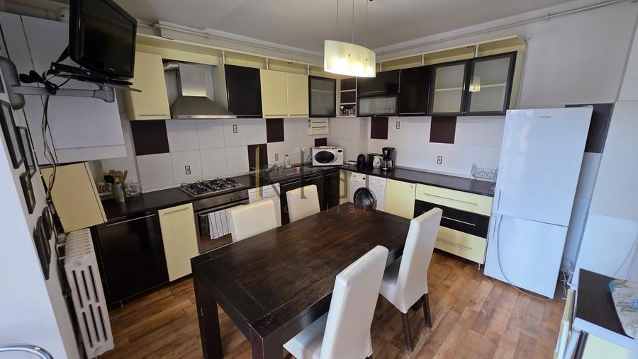 Apartament cu 4 camere decomandat, mobilat în Zorilor