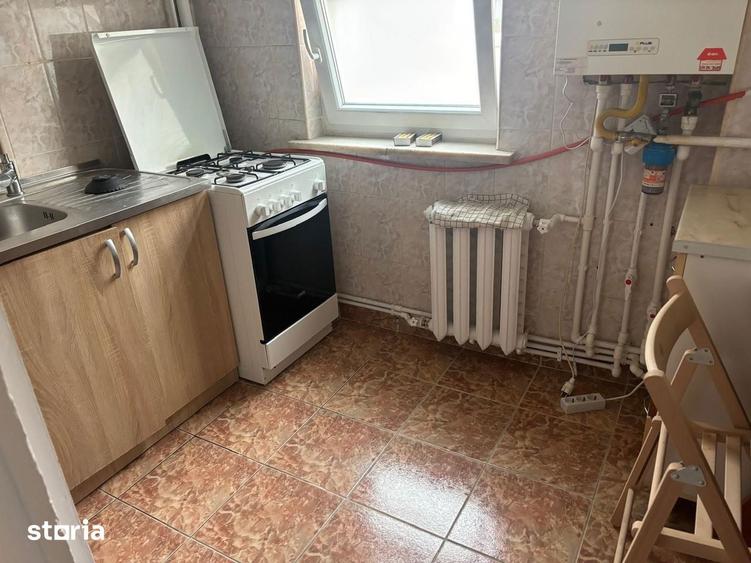 Apartament cu 3 camere decomandat, mobilat în Central