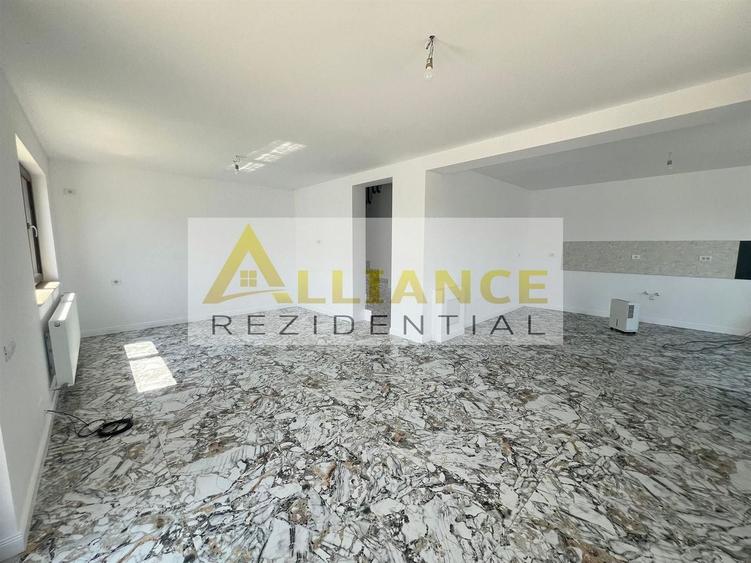Casă individuală cu 4 camere decomandat cu Canalizare în Berceni