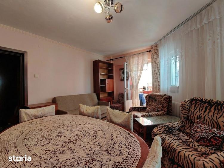 Apartament cu 2 camere decomandat, mobilat în Far
