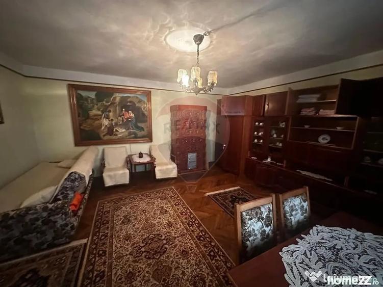 Casă cu 3 camere cu Teren 3440 Mp în Central
