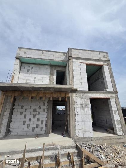 Casă cu 4 camere cu Teren 450 Mp în Central