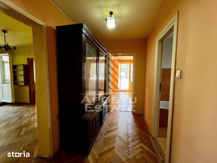Apartament cu 4 camere semidecomandat în Take Ionescu