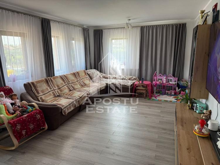 Casă individuală cu 4 camere cu Canalizare în Urseni
