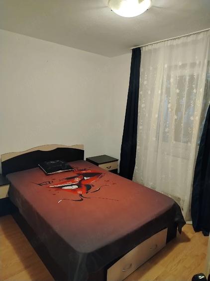 Apartament cu 3 camere decomandat în Giurgiului