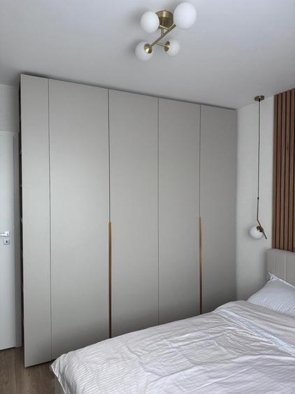 Apartament cu 3 camere decomandat în Tineretului