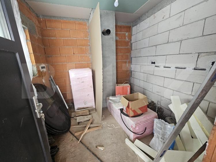Casă individuală cu 4 camere cu Teren 500 Mp în Jelna