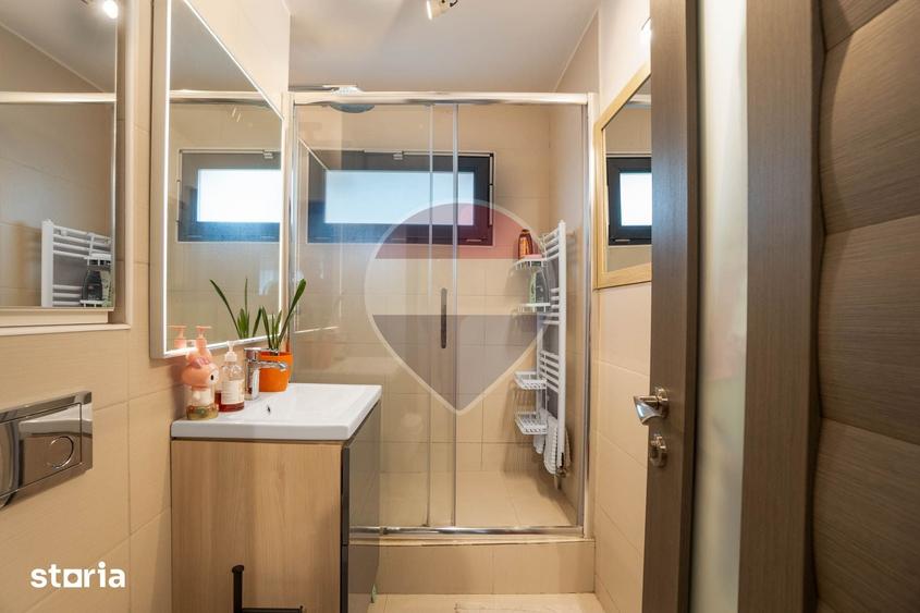 Apartament cu 3 camere semidecomandat în Noua