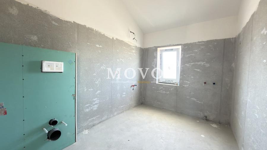 Duplex cu 4 camere cu Canalizare în Moșnița Veche