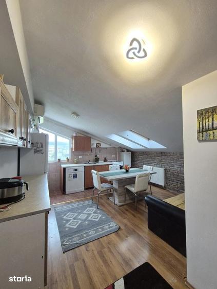 Apartament cu 3 camere semidecomandat în Florești