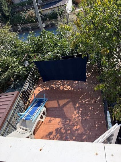 Casă cu 12 camere cu Canalizare în Central