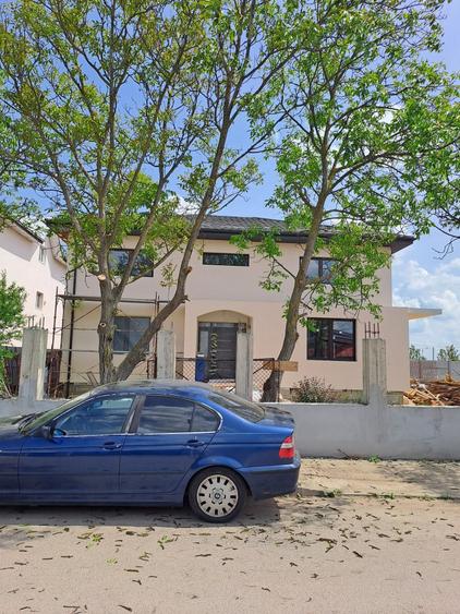 Casă cu 4 camere cu Teren 600 Mp în Central